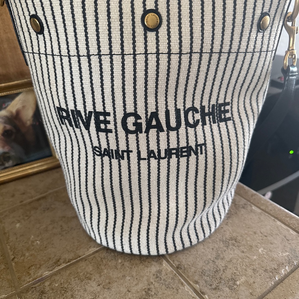 Saint Laurent Bucket Bag - Picture 2 of 11